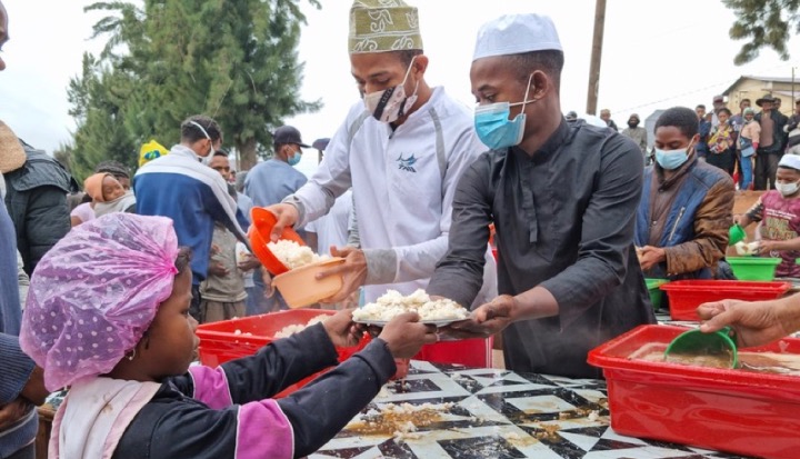 PHSP Madagascar, a CBi Member Network, provided hot meals in the aftermath of Tropical Storm Ana in January 2022.